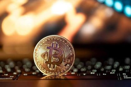 BTC Defends $62.5K